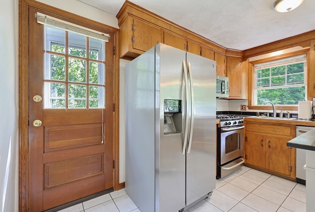 Single Family Residence at 64 Park Street, Pepperell MA 01463, Pepperell, photo 9 of 42
