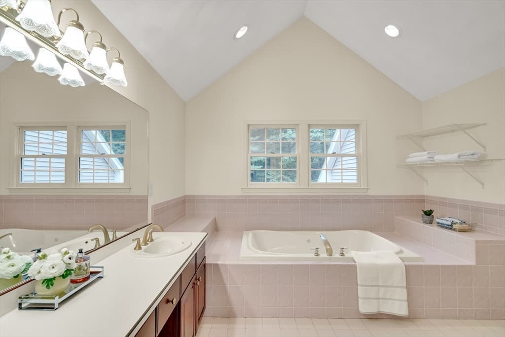 4 Crestview Rd, Bedford MA 01730 photo 27