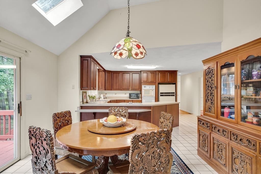 4 Crestview Rd, Bedford MA 01730 photo 13