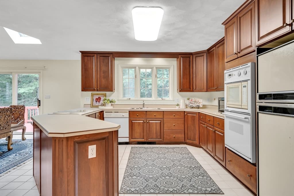 4 Crestview Rd, Bedford MA 01730 photo 7