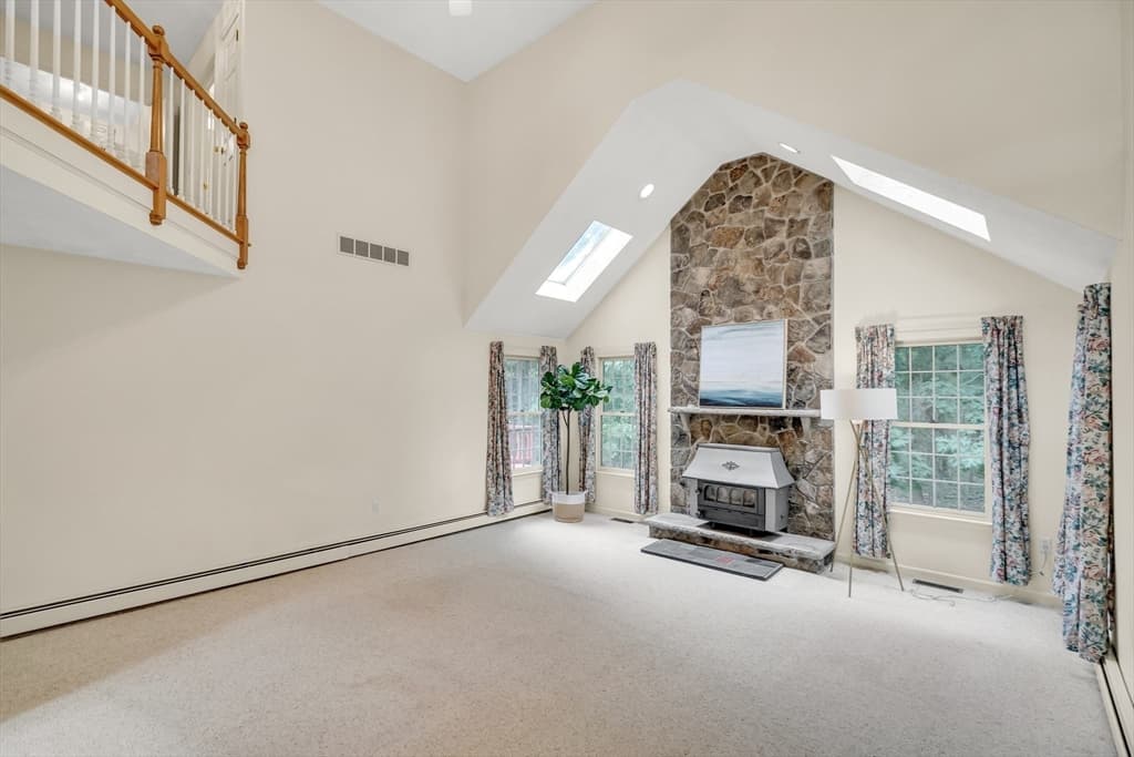 4 Crestview Rd, Bedford MA 01730 photo 5