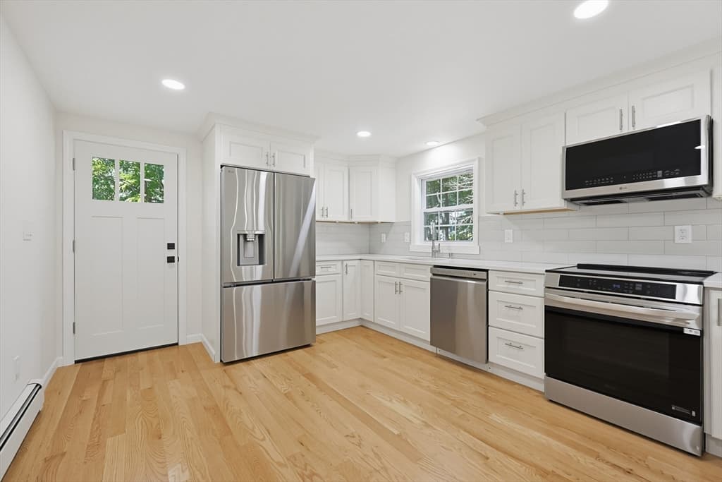12 White Ave, Concord MA 01742 photo 5