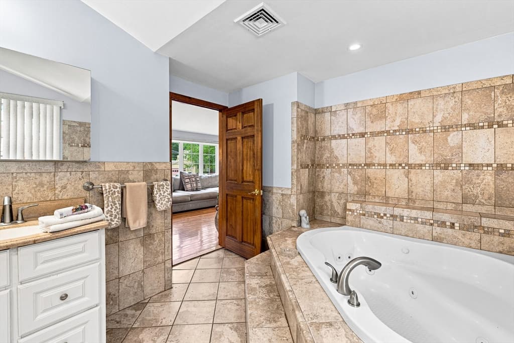 1298 Rebecca Rd, Dighton MA 02764 photo 22