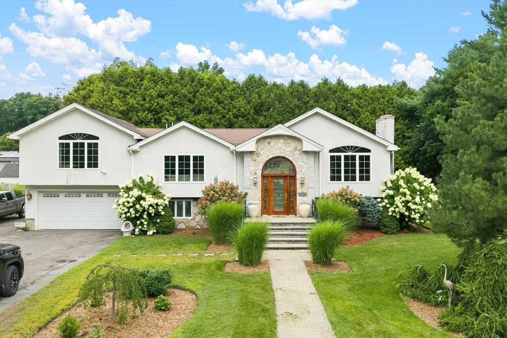1298 Rebecca Rd, Dighton MA 02764