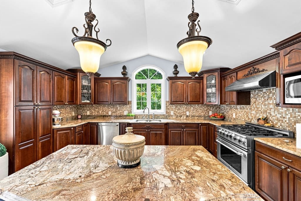 1298 Rebecca Rd, Dighton MA 02764 photo 14