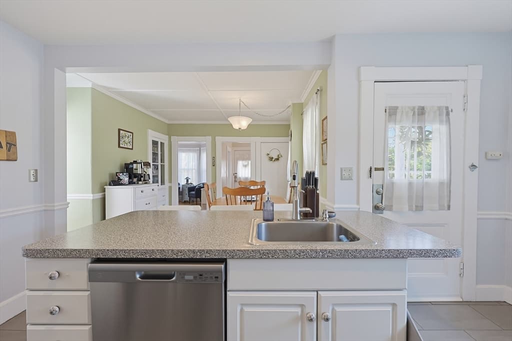 2 Dearborn Ave, Beverly MA 01915 photo 23