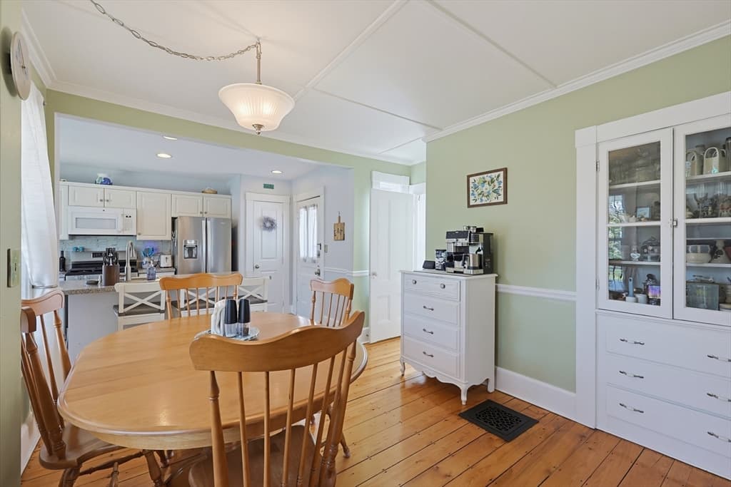 2 Dearborn Ave, Beverly MA 01915 photo 16
