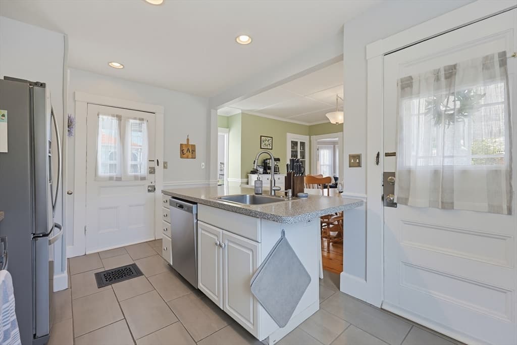 2 Dearborn Ave, Beverly MA 01915 photo 24