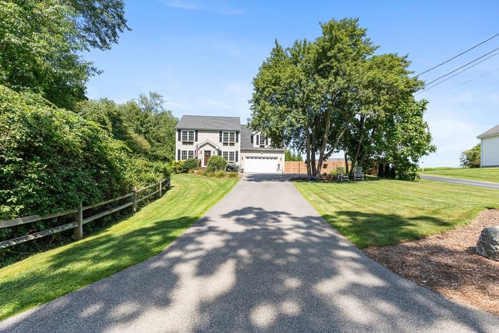 380 N Wheaton Ave, Seekonk MA 02771 photo 2