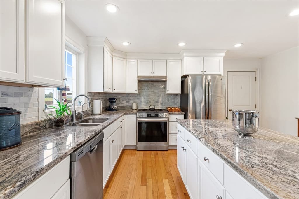 380 N Wheaton Ave, Seekonk MA 02771 photo 17