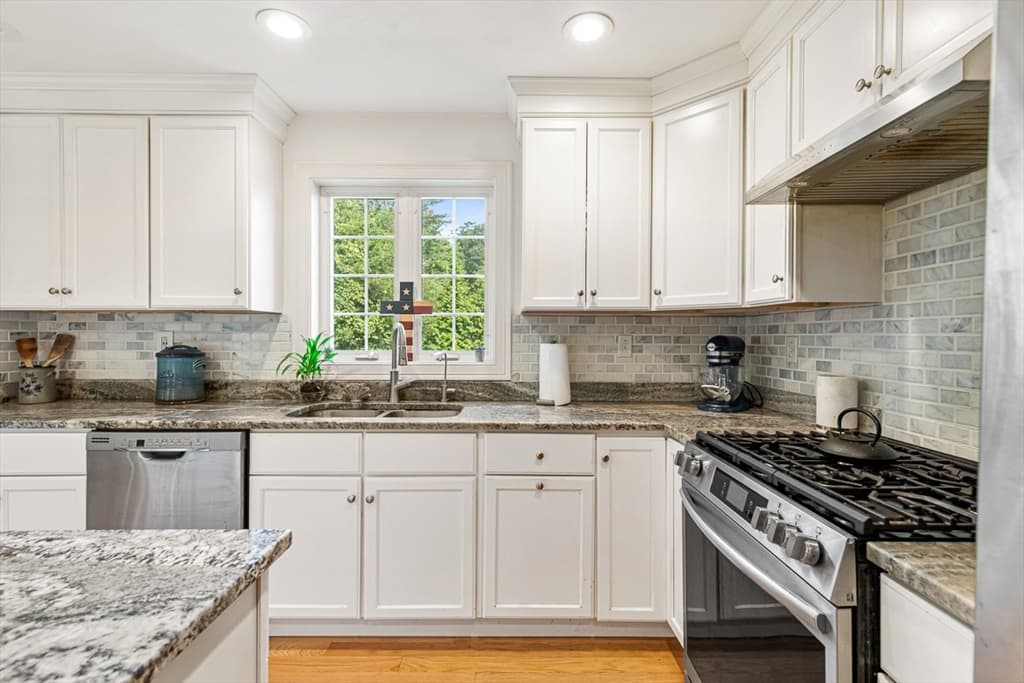 380 N Wheaton Ave, Seekonk MA 02771 photo 18