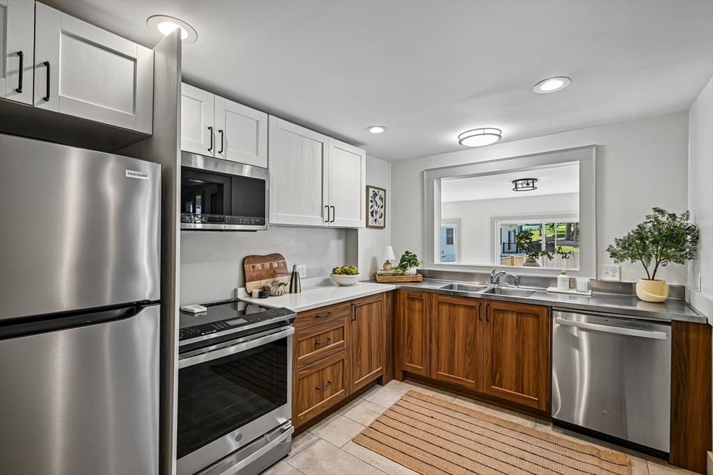 254 Russell St, Woburn MA 01801 photo 13