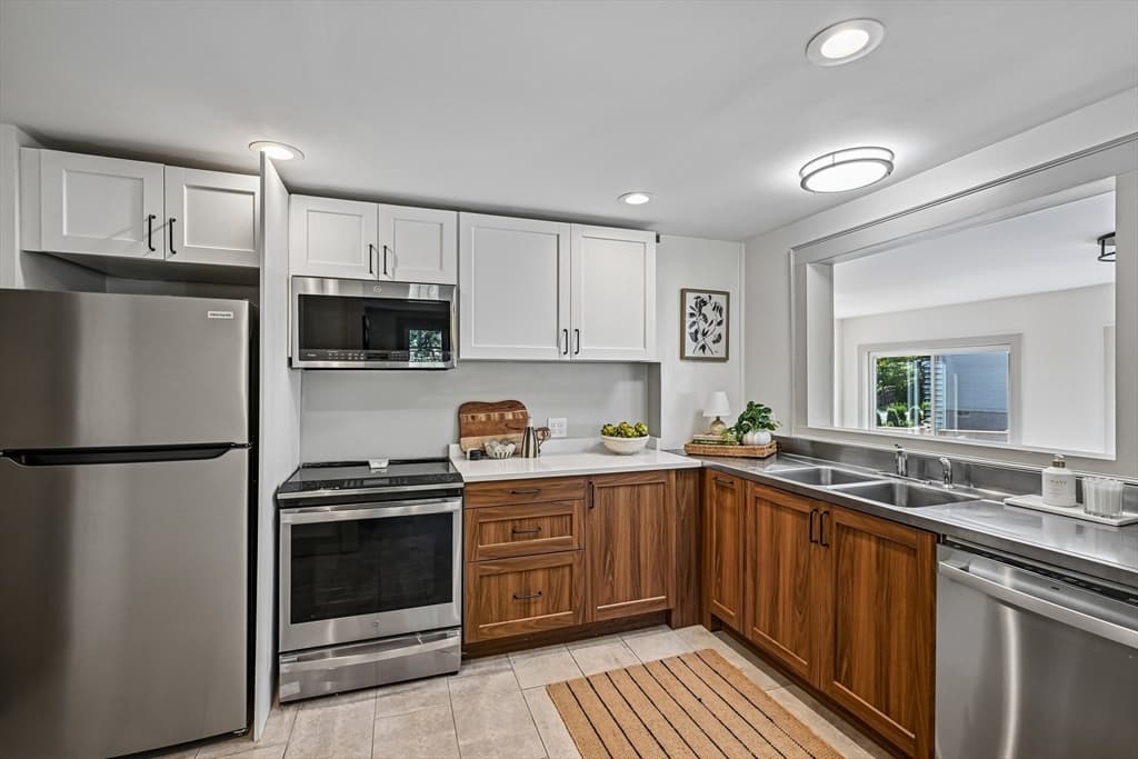 254 Russell St, Woburn MA 01801 photo 11