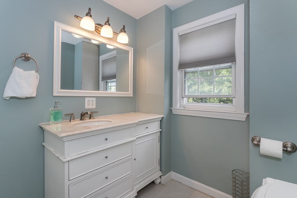 34 Avon Way, Quincy MA 02169 photo 19