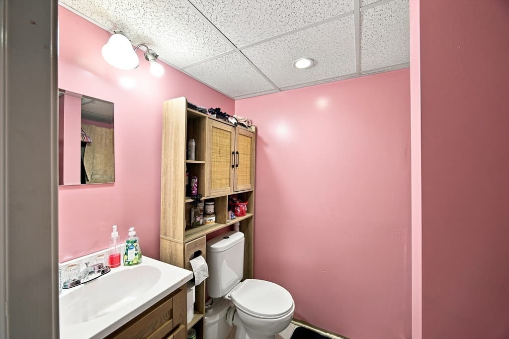 90 Bonneville Ave, Chicopee MA 01013 photo 32