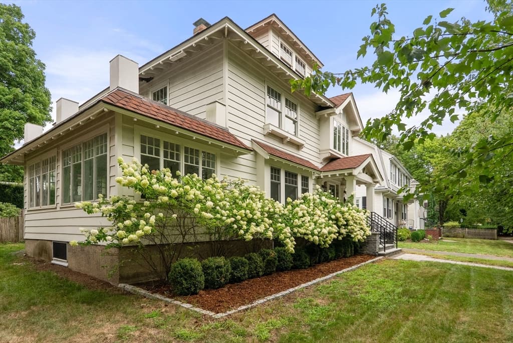 855 Commonwealth Ave, Newton MA 02459 photo 2
