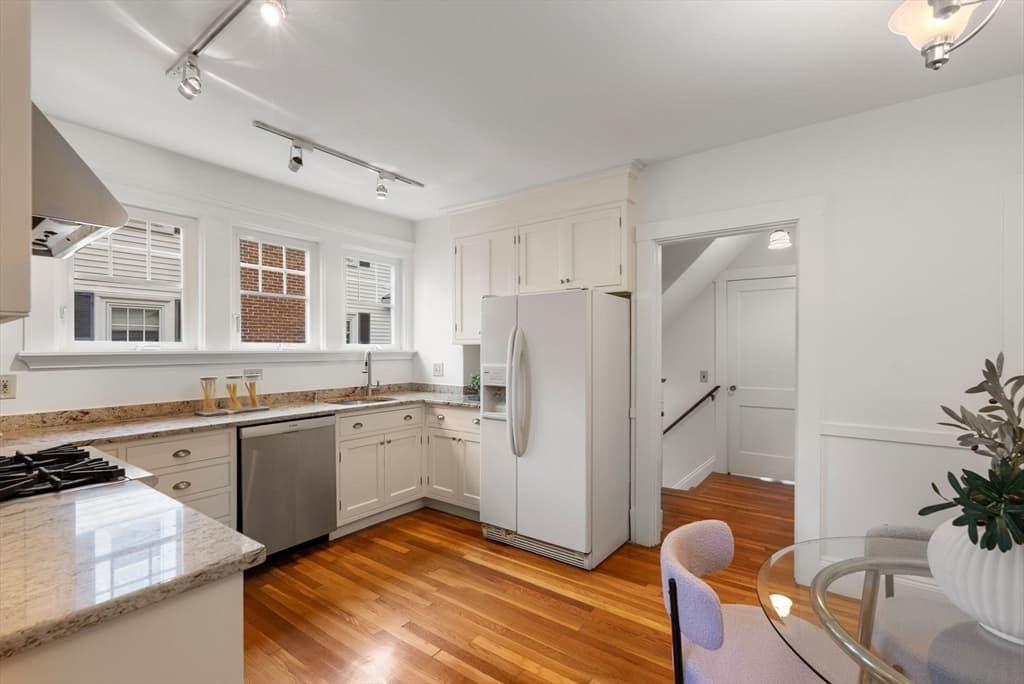 855 Commonwealth Ave, Newton MA 02459 photo 6