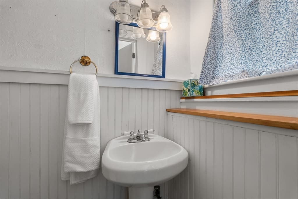 855 Commonwealth Ave, Newton MA 02459 photo 32
