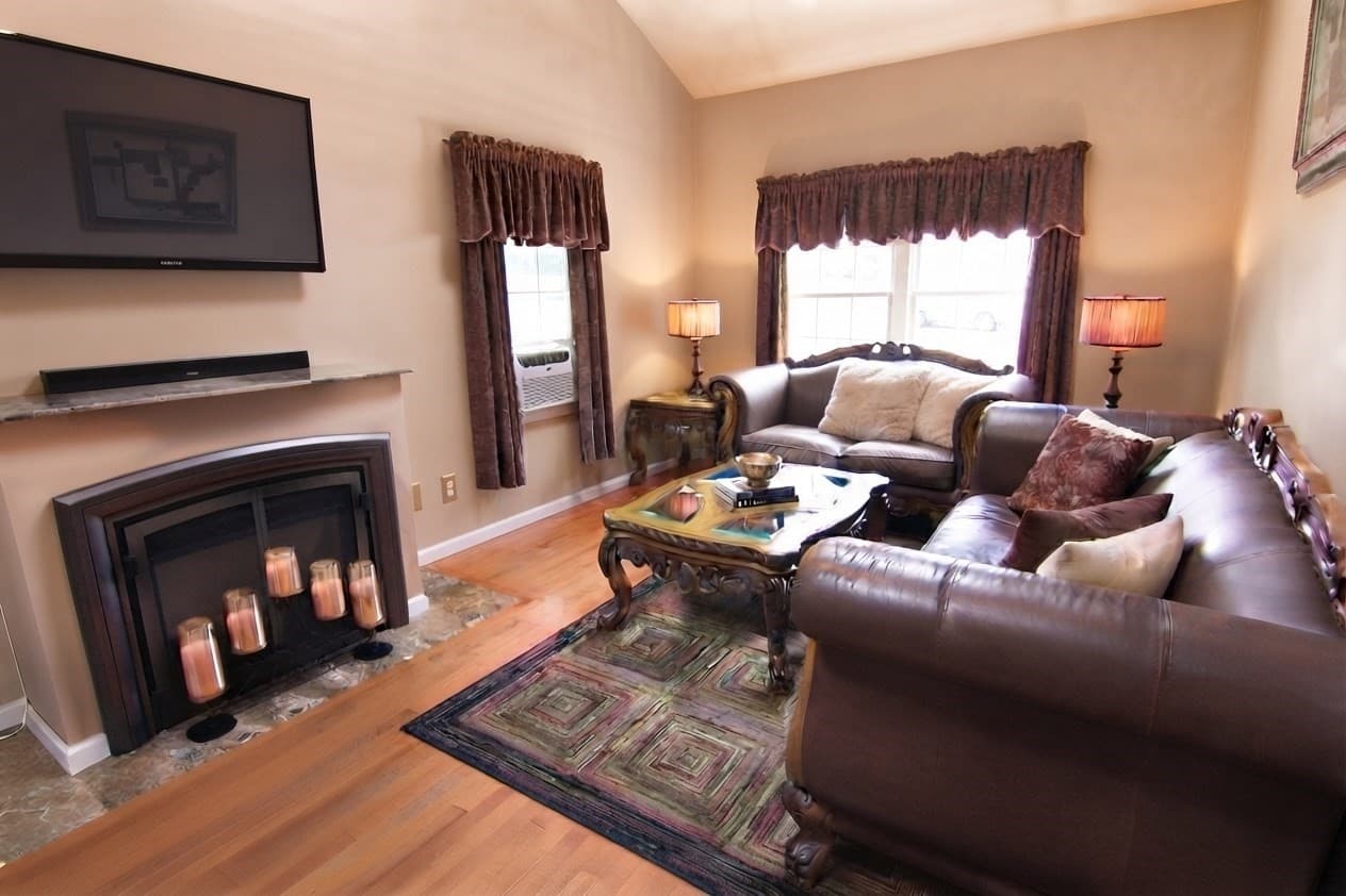 Single Family Residence at 9 Zamora St, Saugus MA 01906, photo 7 of 39
