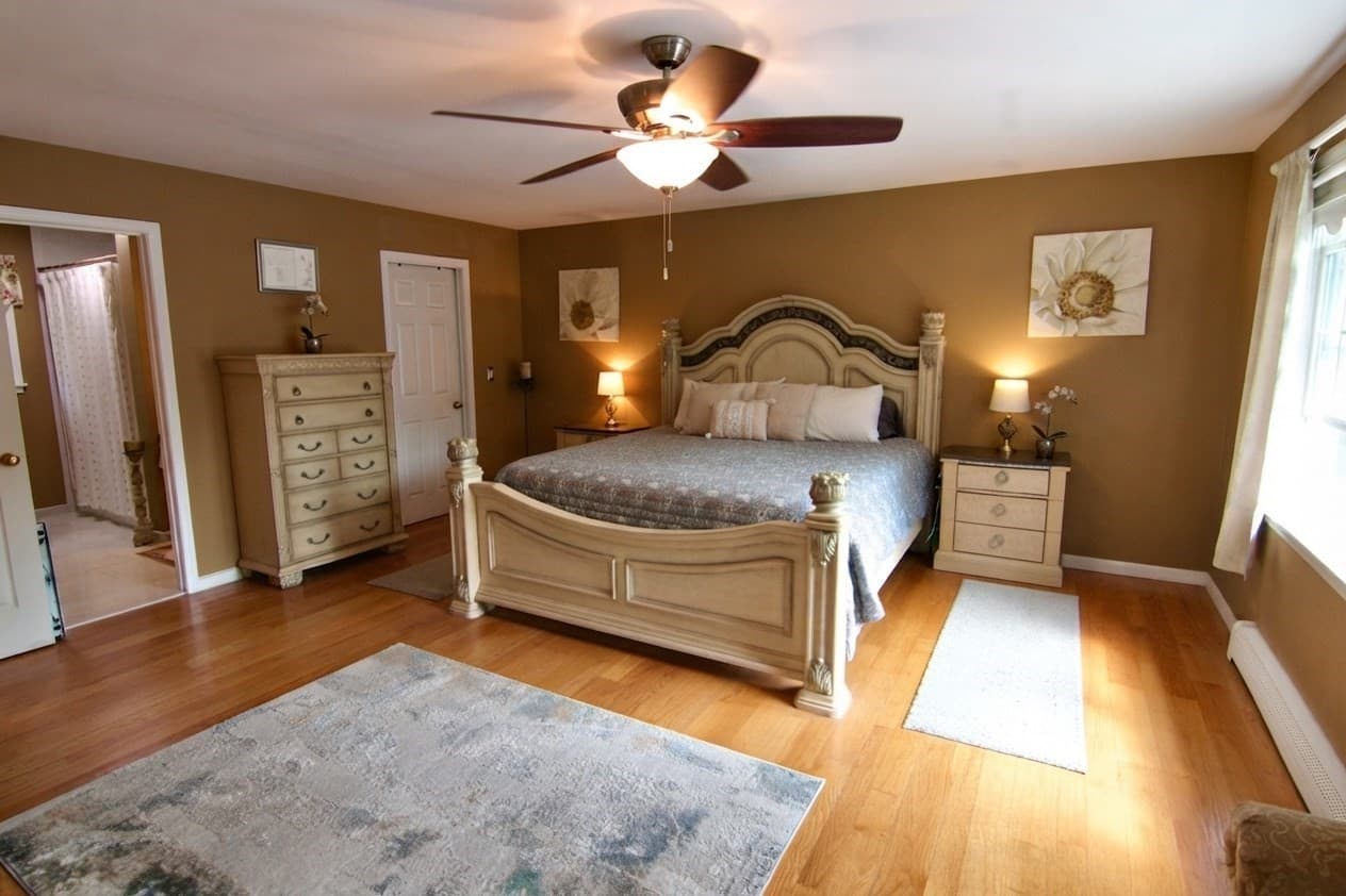 Single Family Residence at 9 Zamora St, Saugus MA 01906, photo 24 of 39