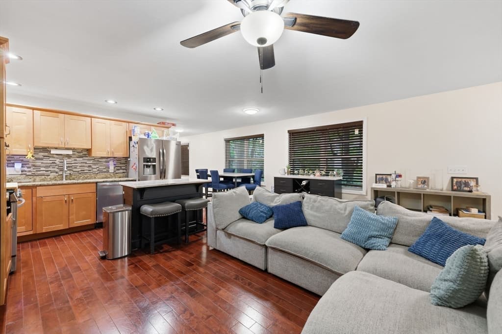Condominium at 7 Mount Vernon St # 7, Haverhill MA 01830, Haverhill, photo 8 of 9