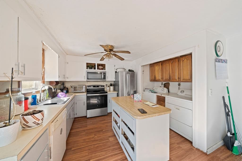 24 S Sea Ave, Yarmouth MA 02601 photo 4