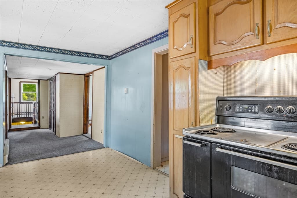 162 Arcadia Blvd, Springfield MA 01118 photo 13