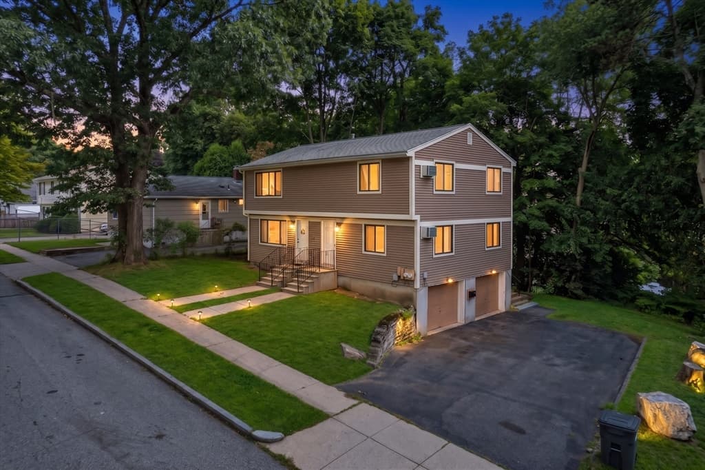 44 Alsada Dr, Worcester MA 01603