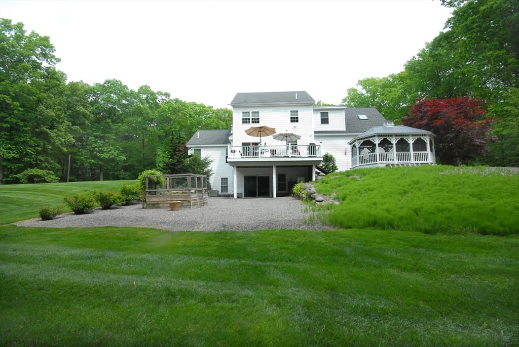 8 Barton Rd, Harvard MA 01451 photo 2