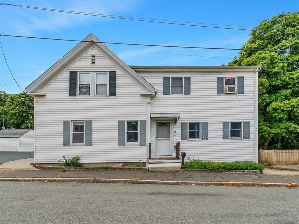 16 South St, Salem MA 01970