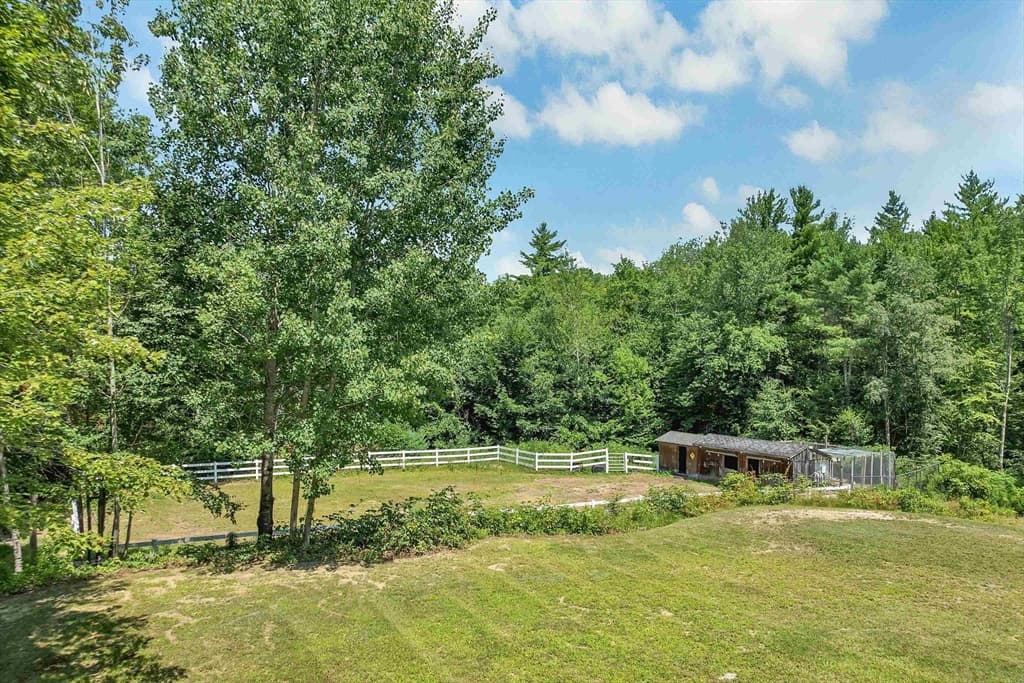 197 Grapevine, Dunbarton NH 03046 photo 8