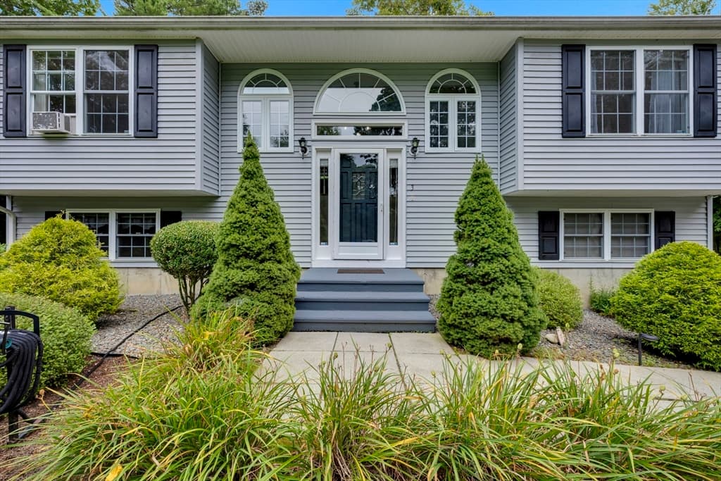 3 Laurel St, Hubbardston MA 01452 photo 3