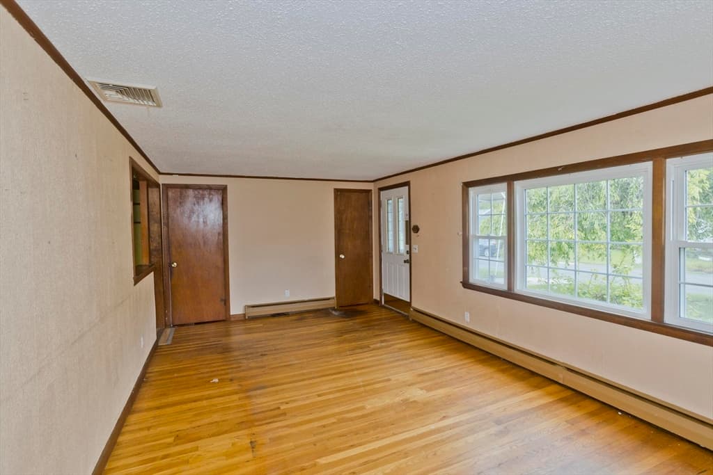 67 Warwick Rd, Chicopee MA 01020 photo 5