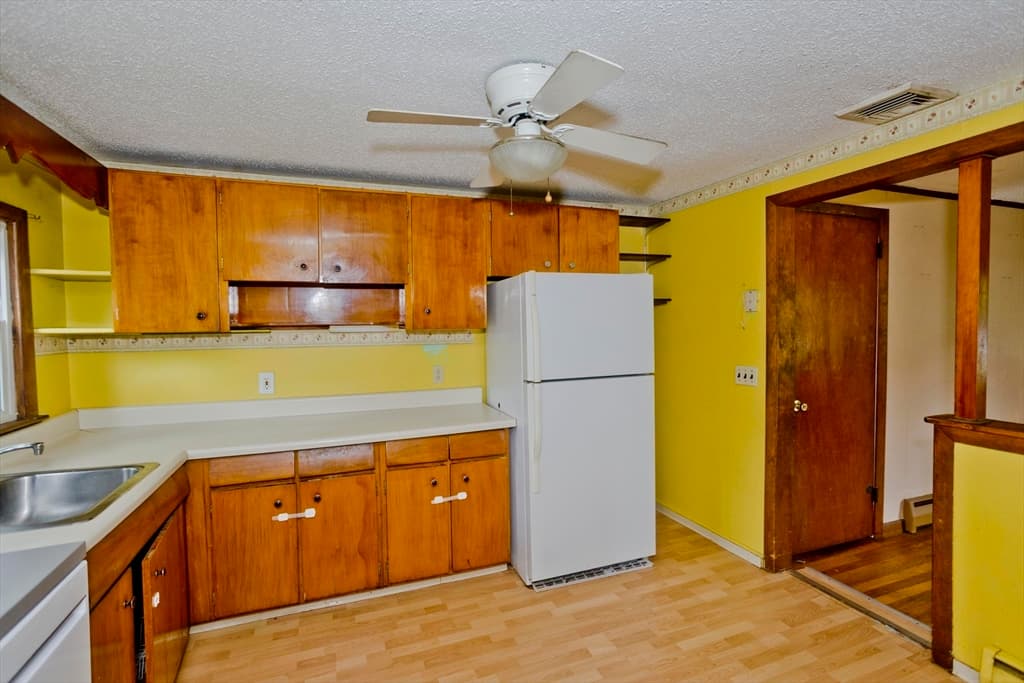 67 Warwick Rd, Chicopee MA 01020 photo 8