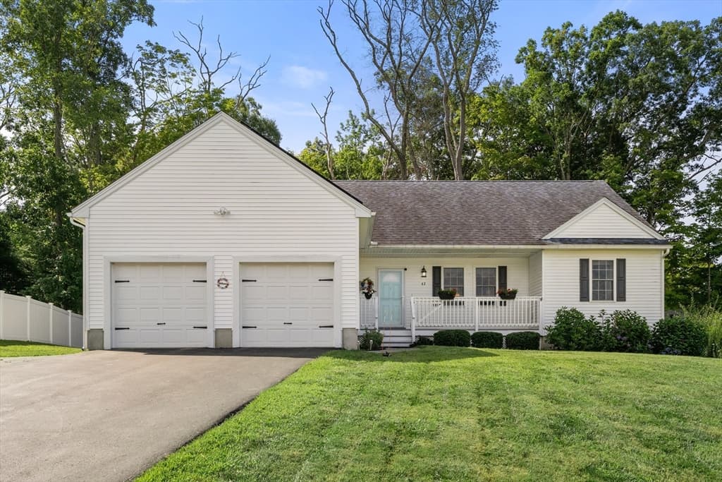 42 Highfield Drive, Southbridge MA 01550 photo 2