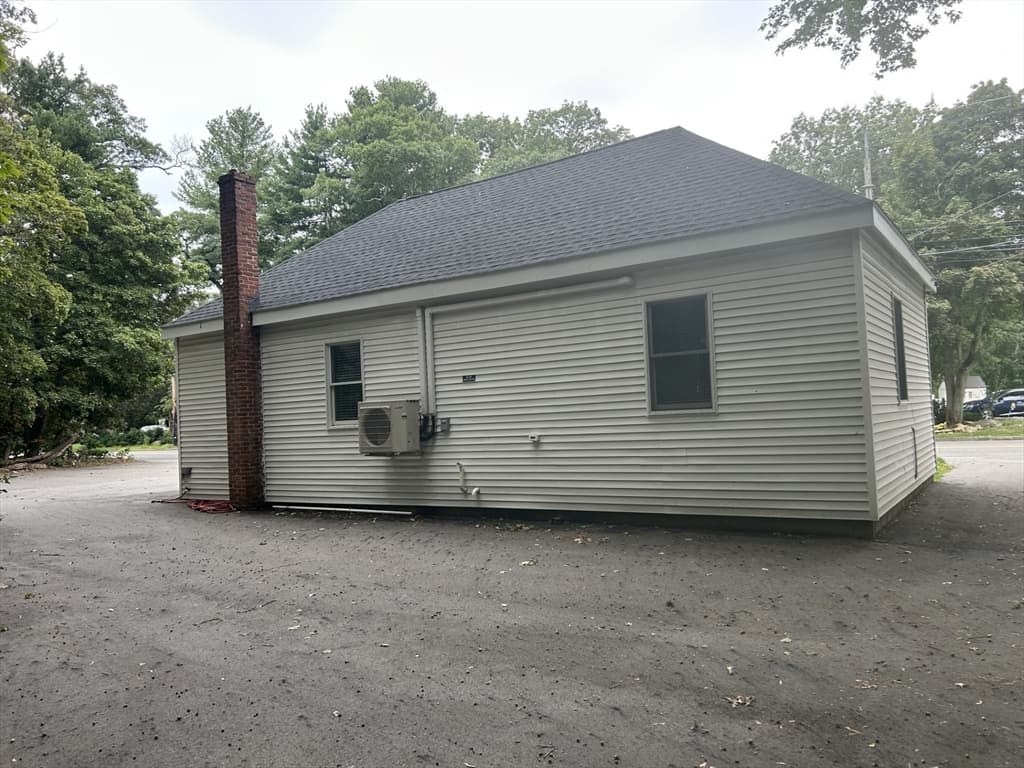 630 Salem St, Lynnfield MA 01940 photo 3