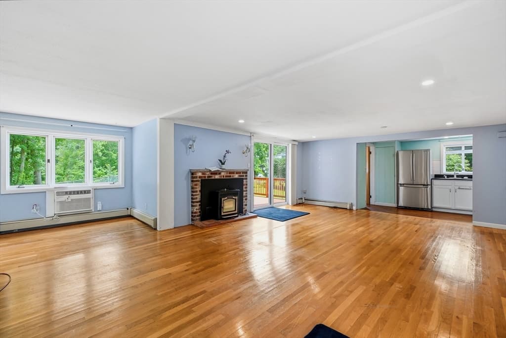 70 Muller Rd, Burlington MA 01803 photo 2