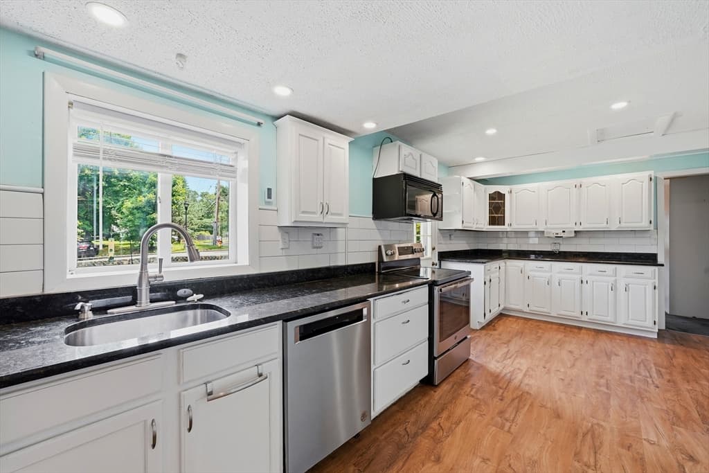 70 Muller Rd, Burlington MA 01803 photo 8