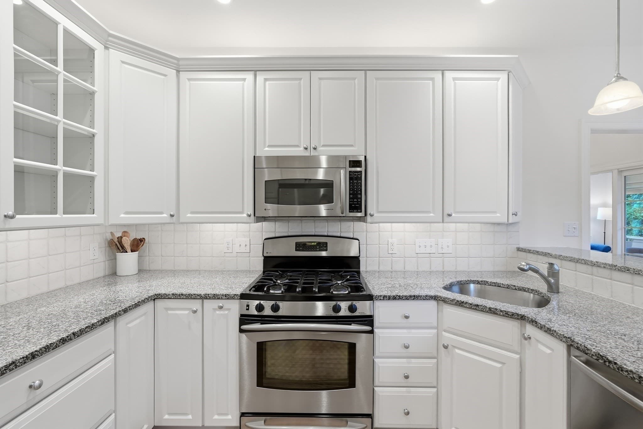 Condominium at 68 Braeburn Ln # 68, Ashland MA 01721, Ashland, photo 8 of 37