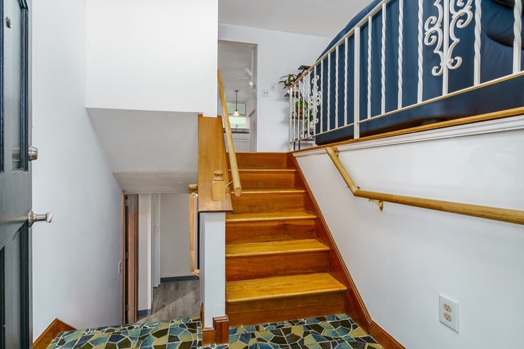 18 Ruthellen Road, Hudson MA 01749 photo 2