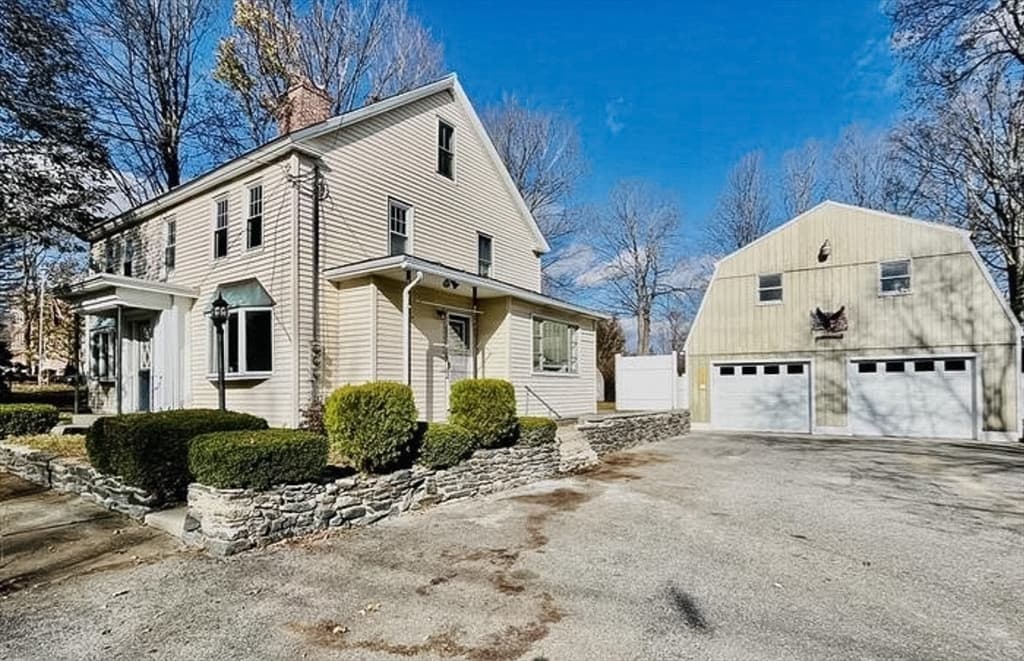 233 West St, Leominster MA 01453 photo 2
