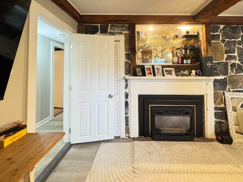 233 West St, Leominster MA 01453 photo 5