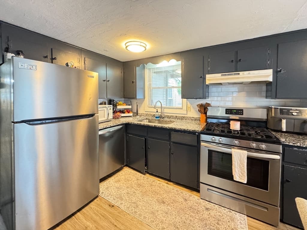 233 West St, Leominster MA 01453 photo 18