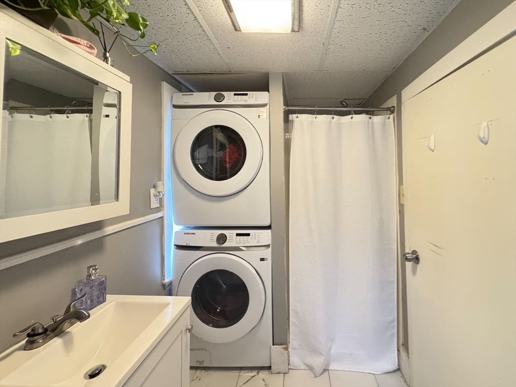 233 West St, Leominster MA 01453 photo 29