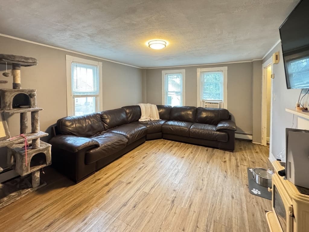 233 West St, Leominster MA 01453 photo 25
