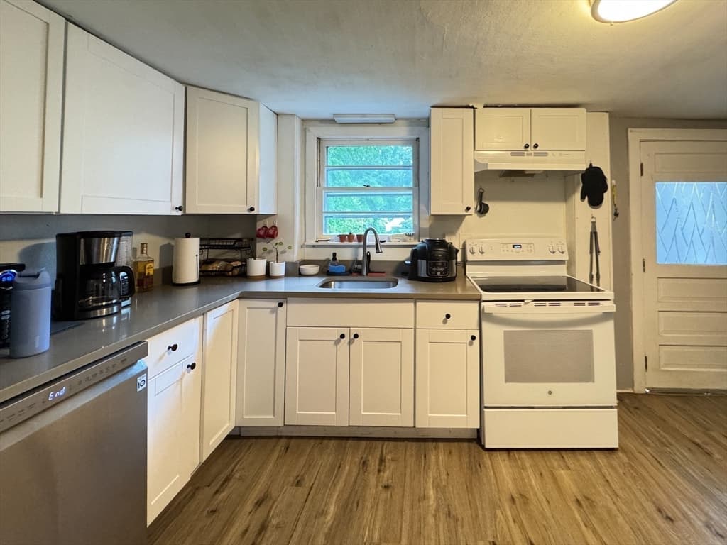233 West St, Leominster MA 01453 photo 21