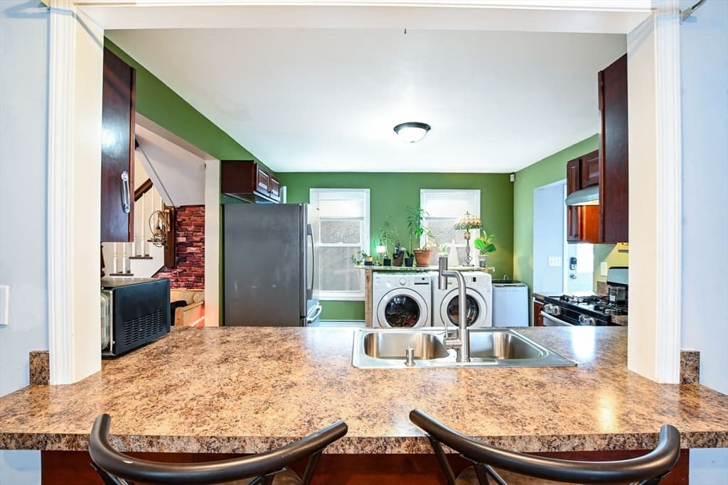118 Parker St, New Bedford MA 02740 photo 6