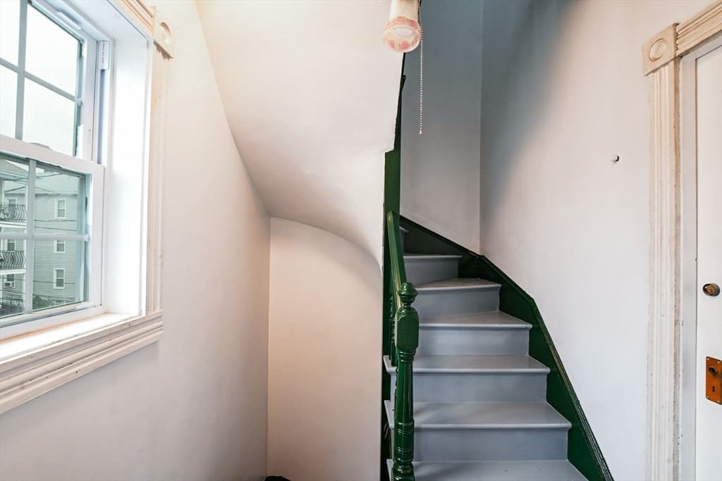 82 Eugenia St, New Bedford MA 02745 photo 18