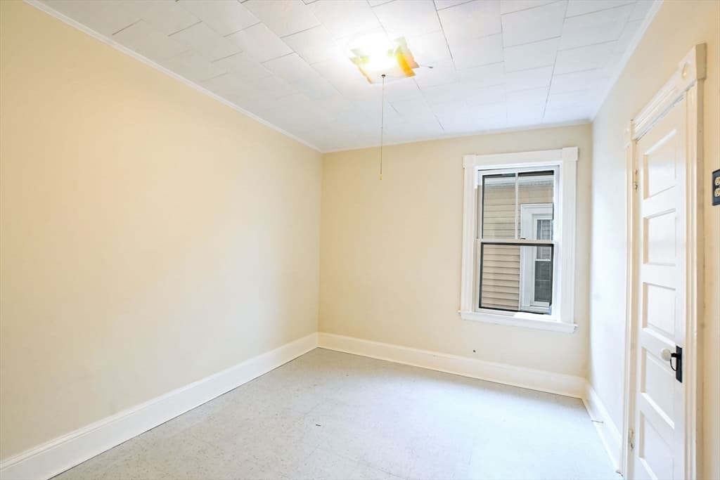82 Eugenia St, New Bedford MA 02745 photo 11