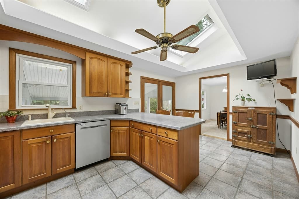 210 Chamberlain St, Holliston MA 01746 photo 5